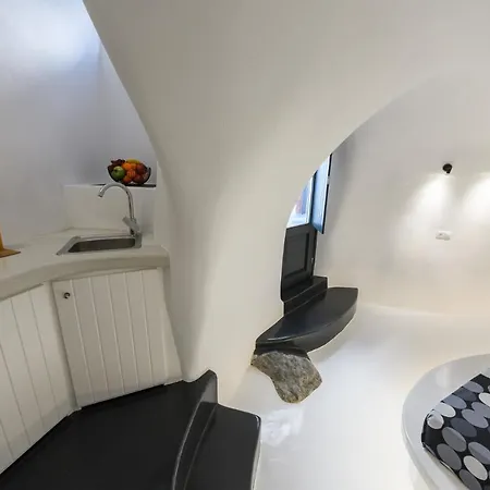 Santorini Traditional Cute W Private Hot Tub Апартаменты Тира
