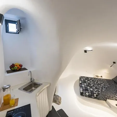 Santorini Traditional Cute W Private Hot Tub Тира